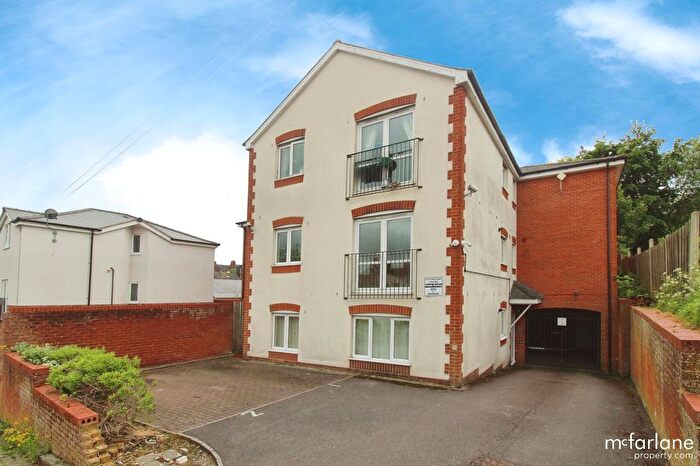1 Bedroom Flat For Sale In Savernake Street, Swindon, SN1