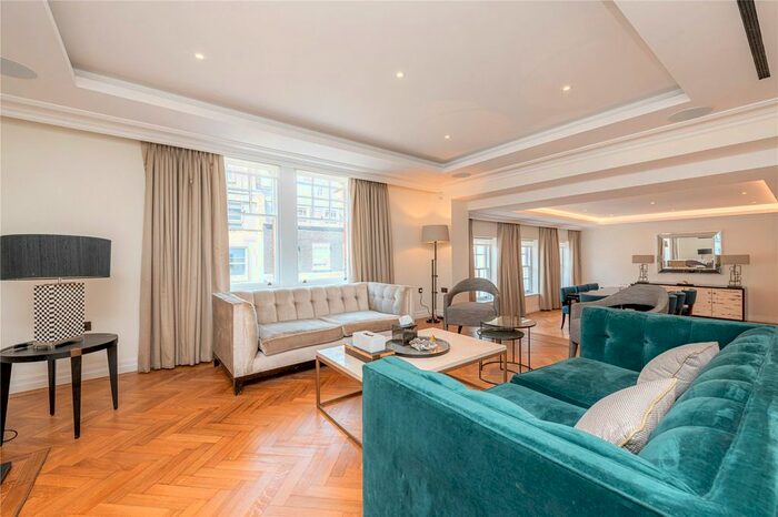 3 Bedroom Flat To Rent In Queen Street, Mayfair, London, W1J