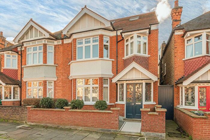 2 Bedroom Flat For Sale In Downton Avenue, Streatham Hill, SW2