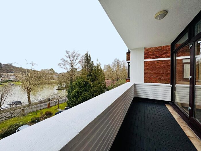 2 Bedroom Apartment To Rent In Riverside, Maidenhead, Berkshire, SL6