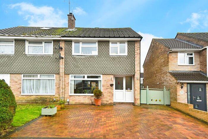 3 Bedroom Semi-Detached House For Sale In Hewitt Close, Swindon, SN3