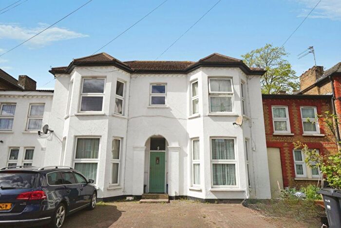 1 Bedroom Flat To Rent In Mansfield Road, Lford, IG1