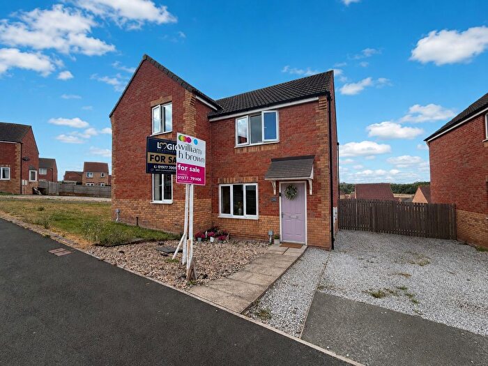 2 Bedroom Semi-Detached House For Sale In Wedgewood Way, Knottingley, WF11