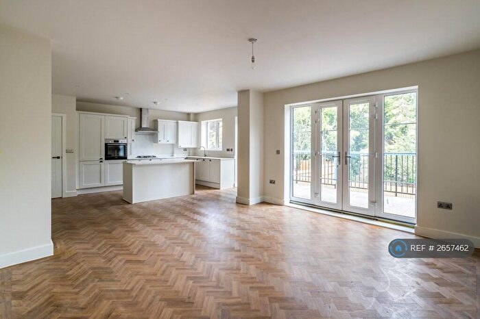 3 Bedroom Flat To Rent In Langley Park Road, Sutton, SM2
