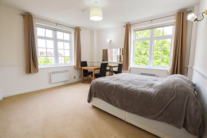 Apartment To Rent In Langford Court, Abbey Road, St Johns Wood, NW8