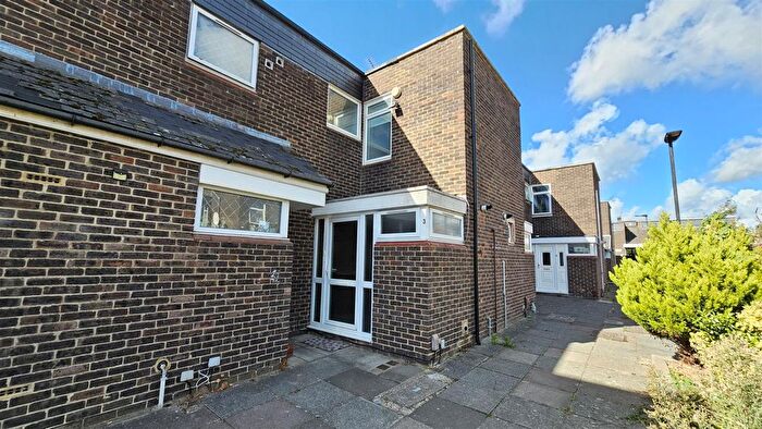 3 Bedroom Property For Sale In Delta Grove, Northolt, UB5