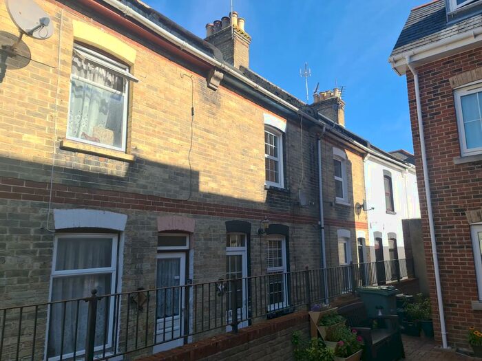 2 Bedroom Terraced House To Rent In Middleton Terrace, Cowes, PO31
