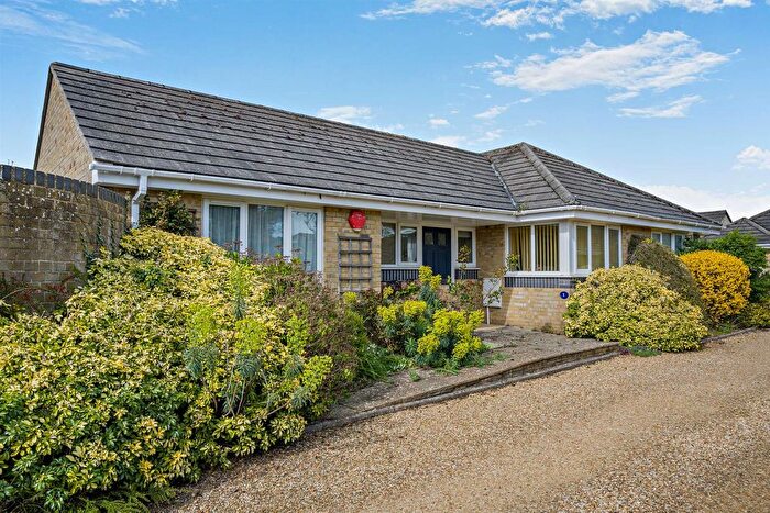 3 Bedroom Detached Bungalow For Sale In Lavender Gardens, Hordle, Lymington, SO41
