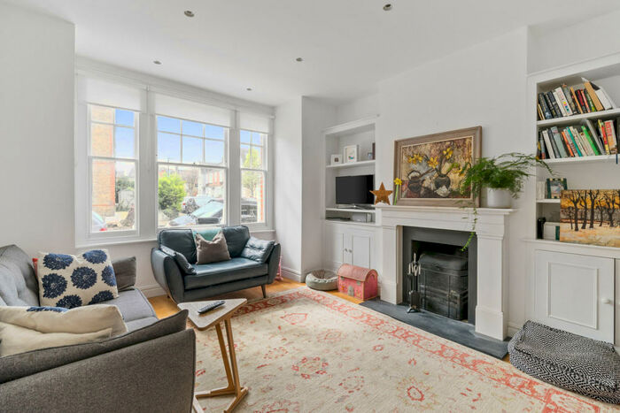 2 Bedroom Maisonette To Rent In Lyric Road, London, SW13