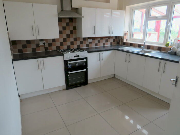 3 Bedroom Semi-Detached House To Rent In Oldacre Road, Oldbury, B68