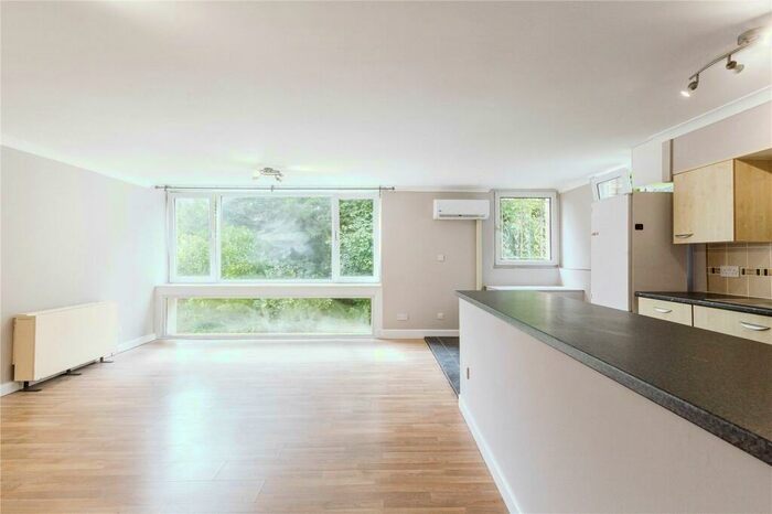 3 Bedroom Apartment To Rent In Durdham Court, Durdham Park, Redland, Bristol, BS6