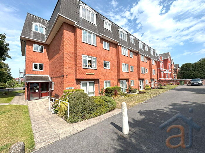 1 Bedroom Apartment For Sale In Cambridge Court, Cambridge Road, Southport, PR9
