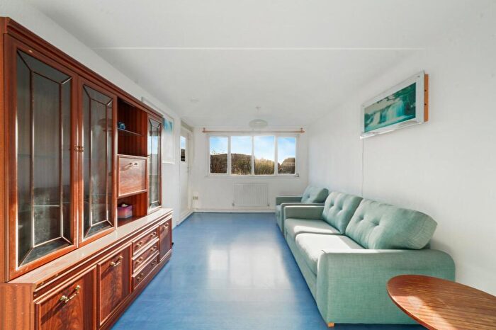 3 Bedroom Flat To Rent In Risborough House, Mallory Street, NW8