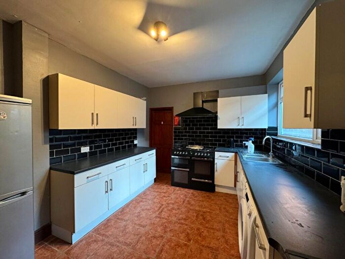 7 Bedroom Semi-Detached House To Rent In Seely Road, Nottingham, Nottinghamshire, NG7