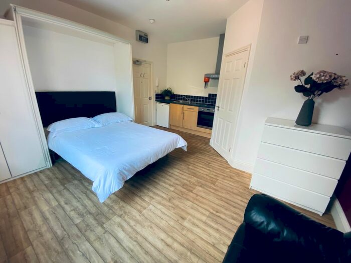 Studio To Rent In Stanmore Road, Edgbaston, Birmingham, B16