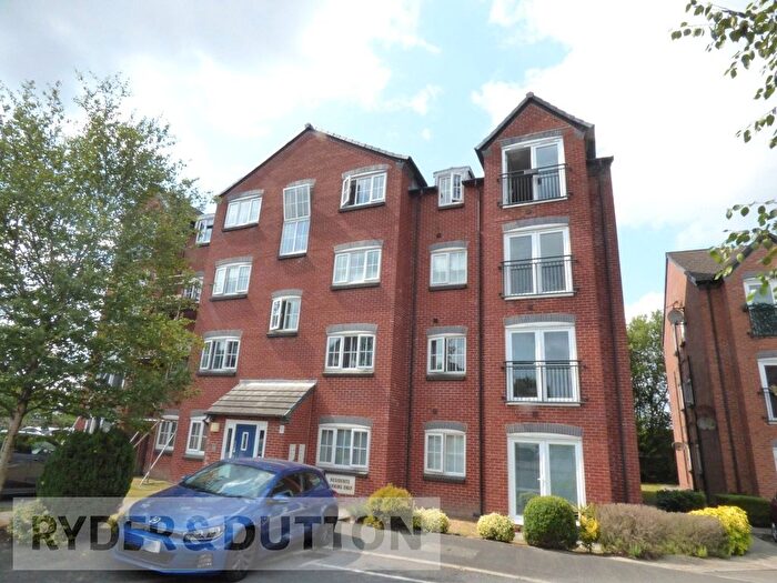 2 Bedroom Flat To Rent In Baldwins Close, Royton, Oldham, OL2