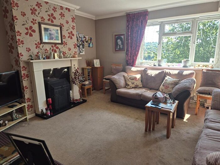 3 Bedroom House To Rent In Kingsdown Ave, CR8