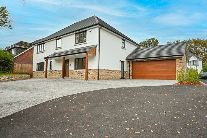 4 Bedroom Detached House For Sale In Lake Road, Verwood, BH31