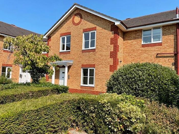 1 Bedroom Flat To Rent In Surbiton, Surrey, KT6