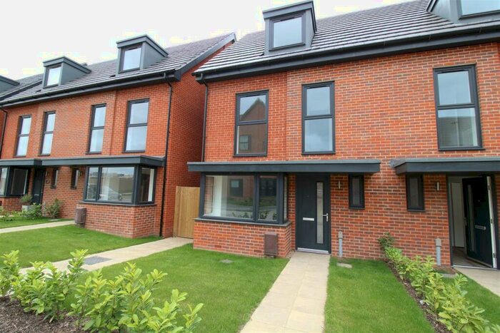 3 Bedroom House To Rent In Drovers Lane, Chichester, PO19