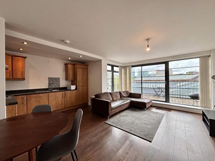 1 Bedroom Apartment For Sale In Southern Street, Manchester, M3