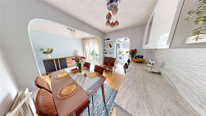 3 Bedroom End Of Terrace House For Sale In Third Avenue, Stanford-Le-Hope, Essex, SS17