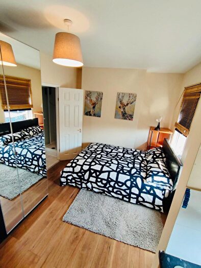 Studio To Rent In West Green Road, N15