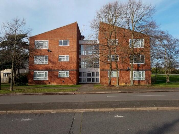 1 Bedroom Flat To Rent In Stockmead Road, Northampton, Northamptonshire, NN3