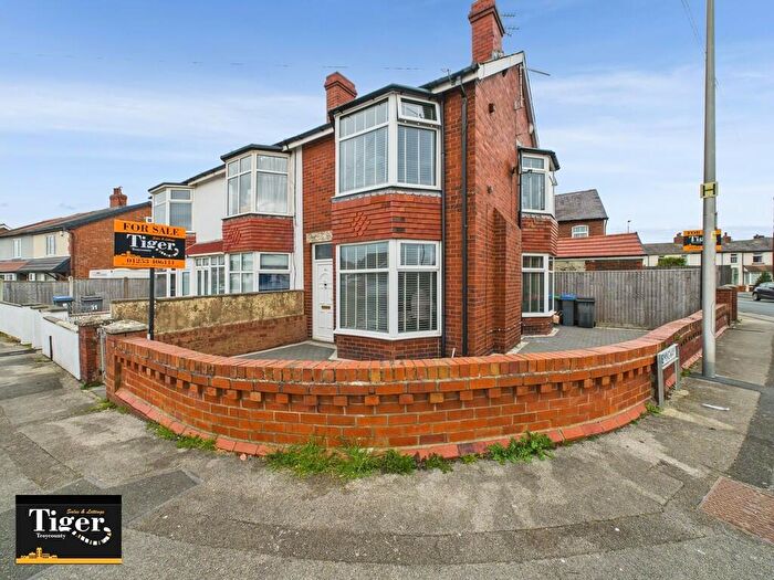 2 Bedroom End Of Terrace House For Sale In Ellesmere Road, Blackpool, FY4