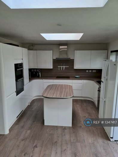 4 Bedroom Semi-Detached House To Rent In Alderton Hall Lane, Loughton, IG10