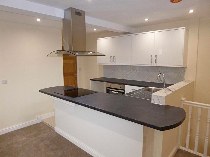 1 Bedroom Flat To Rent In Dixon Lane, Wortley, Leeds, LS12