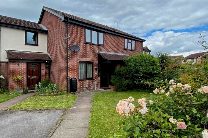 2 Bedroom Terraced House To Rent In Buckingham Road, Petersfield, GU32