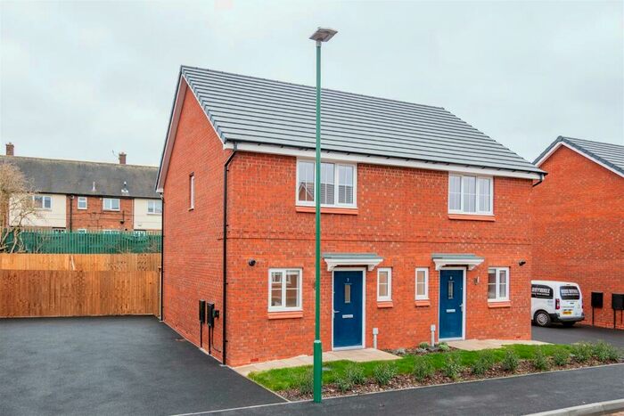 2 Bedroom Terraced House To Rent In Ridgeway, Nottingham, NG5