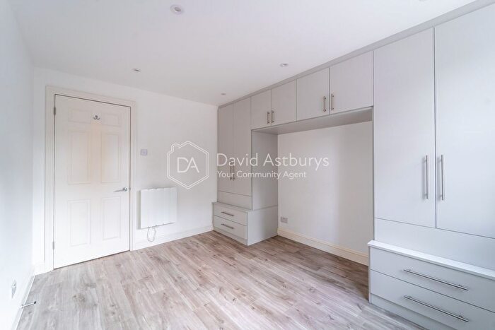 1 Bedroom Flat To Rent In Christchurch Avenue, London, N12