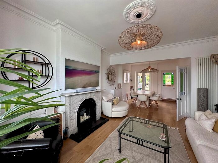 3 Bedroom Semi-Detached House To Rent In Faversham Road, Kennington, Ashford, TN24