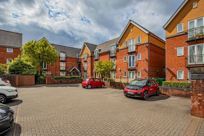 2 Bedroom Flat To Rent In Barquentine Place, Cardiff Bay, CF10