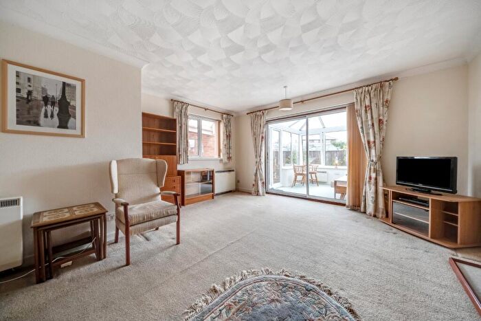 2 Bedroom Bungalow For Sale In Emerald Close, Southampton, Hampshire, SO19