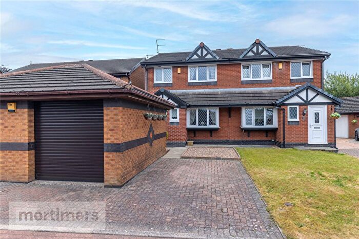 3 Bedroom Semi Detached House For Sale In Priory Close, Blackburn, Lancashire, BB1