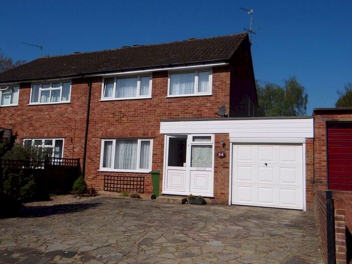 3 Bedroom Semi-Detached House To Rent In Sheepfold Lane, Amersham, HP7