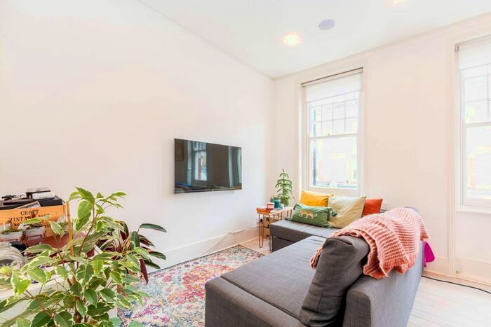 1 Bedroom Flat For Sale In Leopold Road, Wimbledon, London, SW19