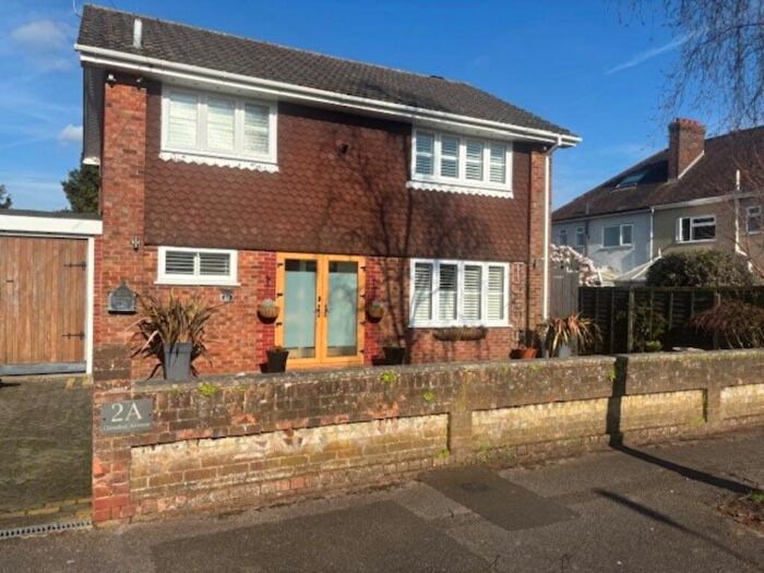 3 Bedroom Detached House For Sale In Glendon Avenue, Bournemouth, BH10