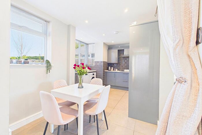 2 Bedroom Semi-detached House For Sale In Layerthorpe, York, North Yorkshire, YO31