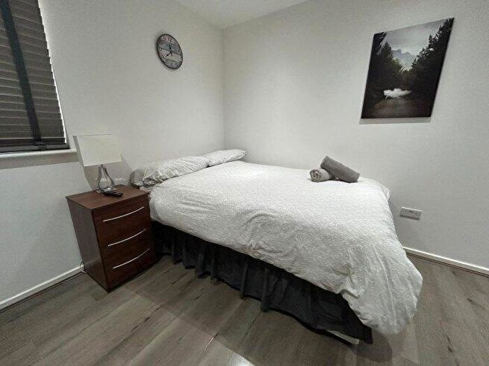 1 Bedroom Flat To Rent In Blenheim Gardens, NW2