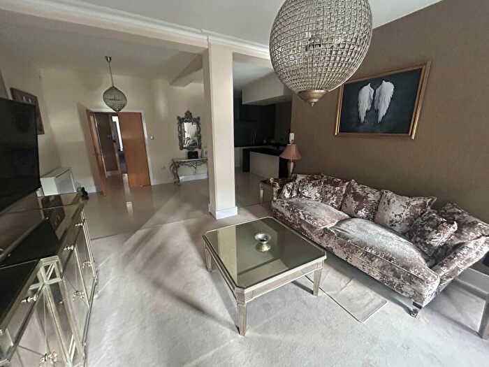 1 Bedroom Apartment To Rent In Exchange Street East, L2