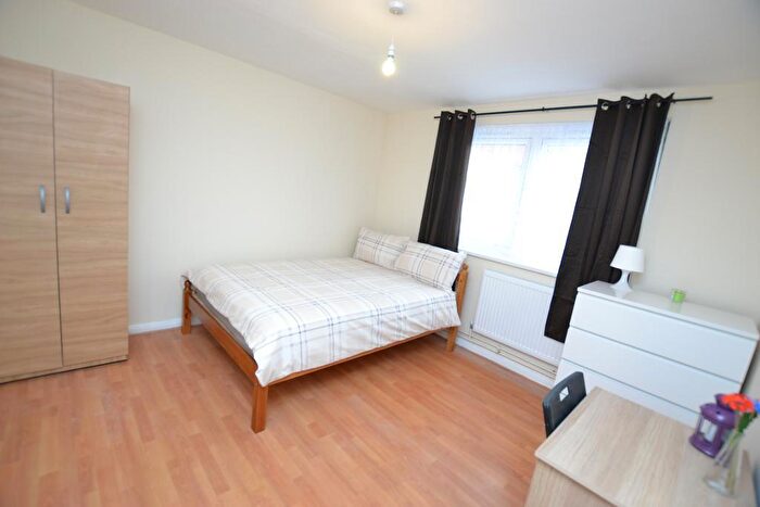 4 Bedroom Maisonette To Rent In Merchant Street, London, E3