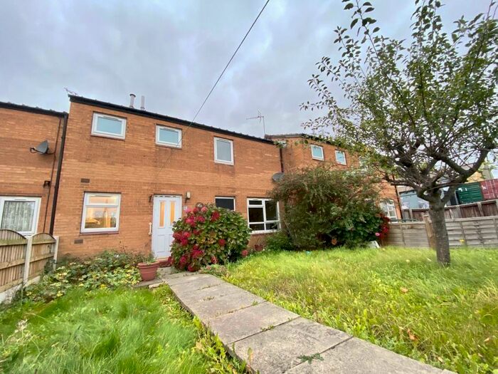 2 Bedroom House To Rent In Royal Close, Leeds, LS10