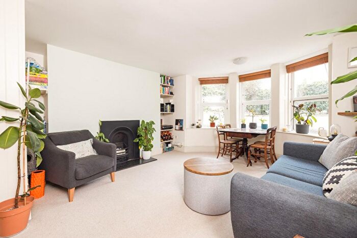 2 Bedroom Flat For Sale In Hampton Park, Cotham, BS6