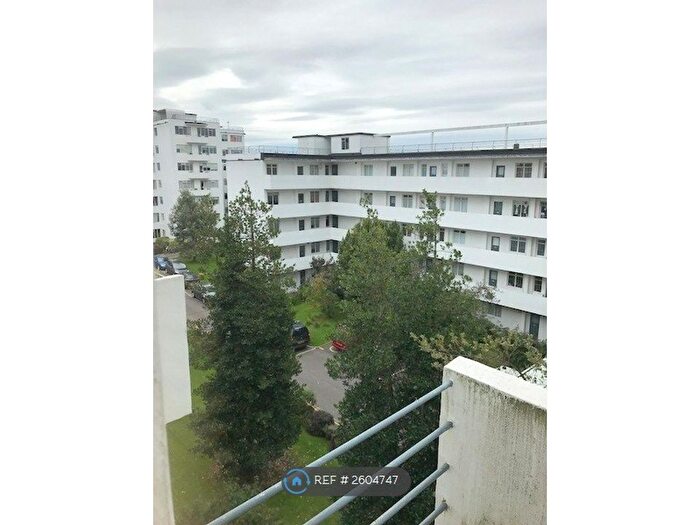 1 Bedroom Flat To Rent In Pullman Court, London, SW2