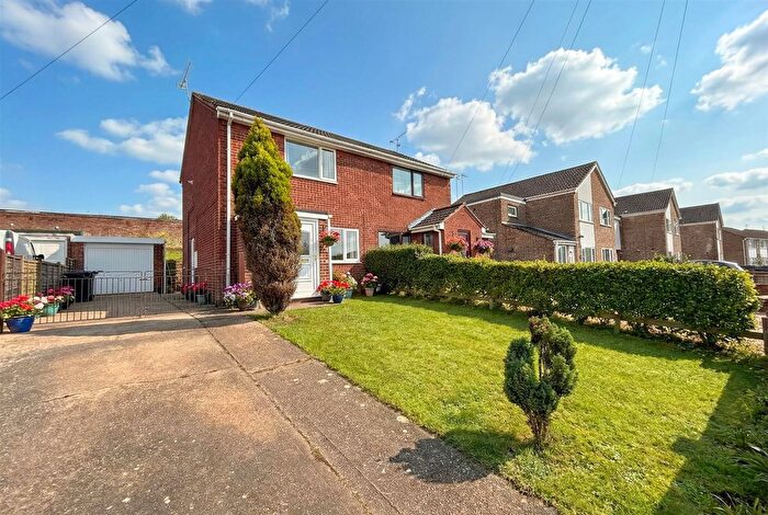 3 Bedroom Semi-Detached House For Sale In Ninth Avenue, Grantham, NG31