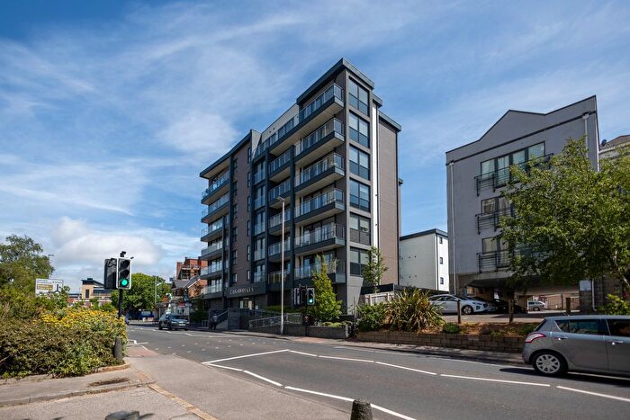 2 Bedroom Flat To Rent In Canaway Court, - Wimborne Road, Poole, BH15